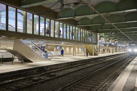 La Gare Saint-Michel Notre-Dame rouvre au public. - AREP