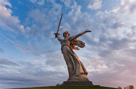 Rodina Mat' Zovjot!, Volgograd, Russia (1967). | Monumentos, Monumentos ...