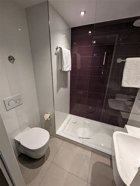 PREMIER INN KARLSRUHE CITY AM WASSERTURM HOTEL - Hotel Reviews, Photos ...