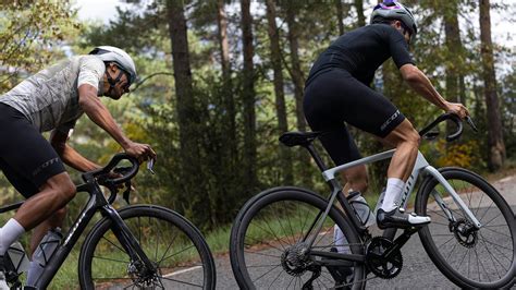 2020 Ford Transit 10 Passenger Van 的图像结果