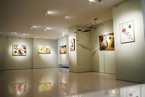 Alexander Calder - Exhibitions - Helly Nahmad Gallery