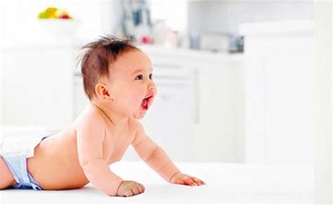 三个月婴儿脑瘫的症状（脑瘫宝宝会出现哪些怪异表现）-幼儿百科-魔术铺