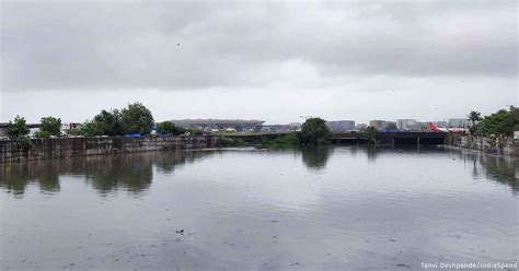 Mumbai Mithi river: Residents spend fearful nights in wait of promised ...