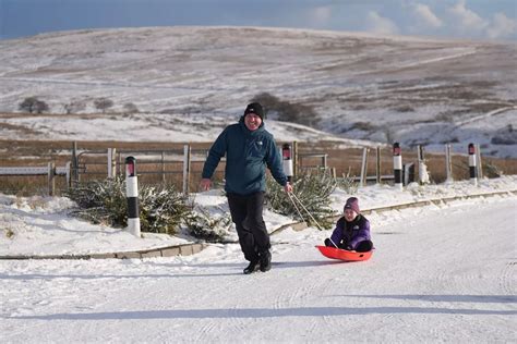 In Pictures: Families across Belfast enjoy snow as wintry weather to ...