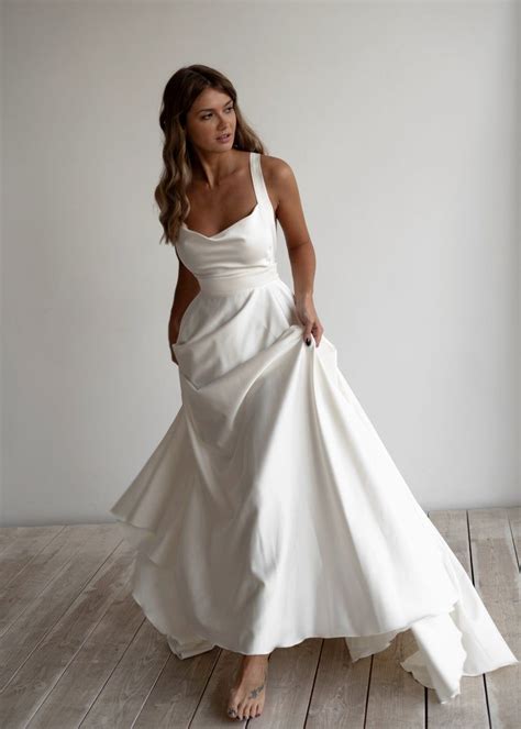 minimalist wedding dress