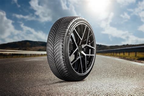 New Michelin CrossClimate 3: the ultimate all-season tire, now also available in a Sport version ...