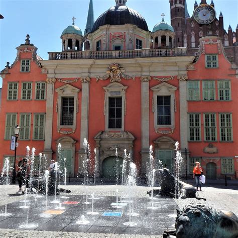 FOUR QUARTERS FOUNTAIN (FONTANNA CZTERECH KWARTALOW) (2025) All You ...