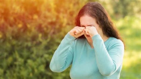 Bad Habits, Bad Vision: How Your Daily Routine is Damaging Your Eyes ...