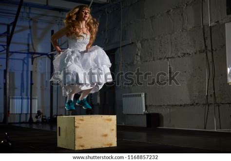 Bodybuilding Bride 的图像结果