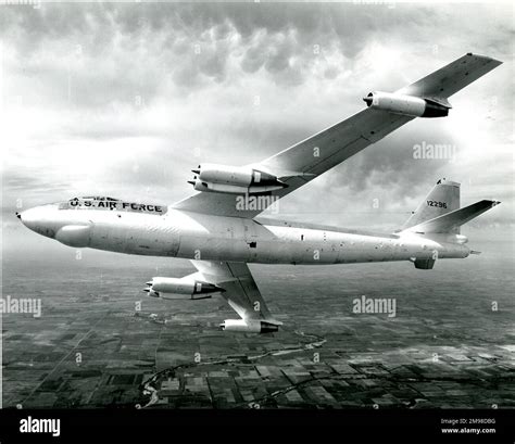 Boeing B-47B Stratojet, 51-2296, in anti-radiation finish Stock Photo ...