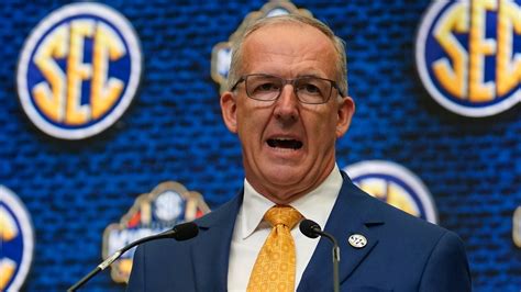 SEC commish lends insight into football scheduling debate, evolving ...