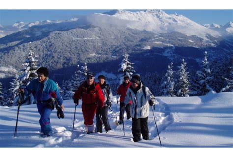 https://www.skicuisine.co.uk/assets/Uploads/Blog-Images/Our-quick-guide-to-snowshoeing-in-Meribel/snowshoeing-in-meribel-2024__PadWzc2MCw1MTIsIkZGRkZGRiIsMF0.01-00.jpg