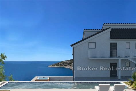 Rogoznica - Einfamilienhaus mit Meerblick