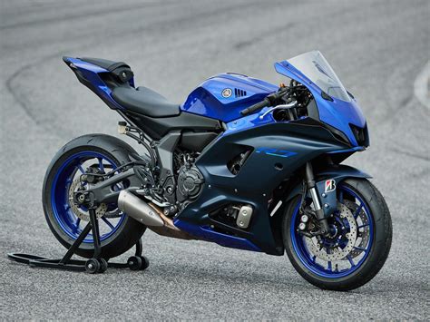 2022 Yamaha YZF-R7 Dyno Test | Cycle World