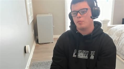 Under fire after OnlyFans leak, Twitch streamer Sketch…