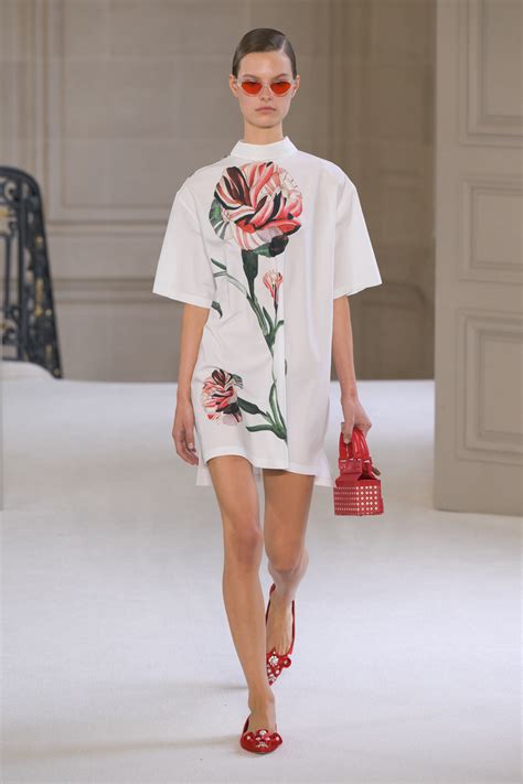 Giambattista Valli Spring 2025 Ready-to-Wear Collection [PHOTOS]