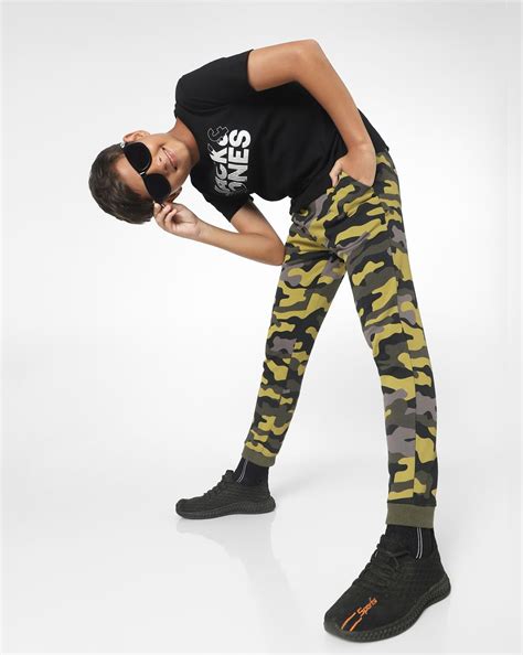 Buy Green Mid Rise Camo Print Sweatpants for Boys Online at Jack&Jones ...