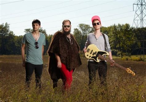 KINGS AND CENTIPEDES - Stepdad - LETRAS.COM