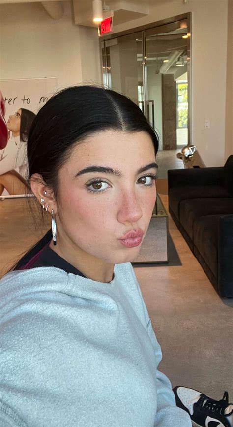 Charli D'Amelio 02/06/2023 • CelebMafia