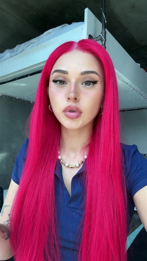 Toria Lorraine (@torialorraine) - Urlebird