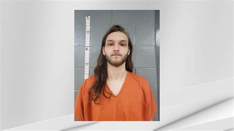 Southern Indiana man arrested after shooting in Bullitt County