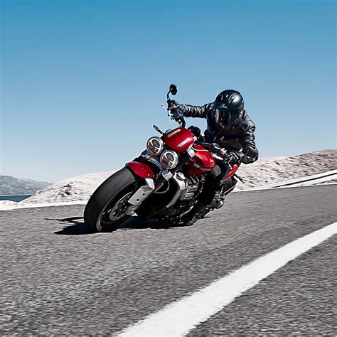 Triumph unveils Rocket 3R in India, starting price Rs. 18 Lakhs