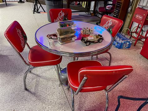 Lot - Vintage Coca-Cola diner style table with 4 chairs