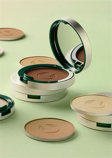 How To Apply Foundation & Choose Concealer | The Body Shop