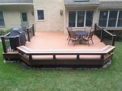 Low Deck with Built-In Bench and Rail