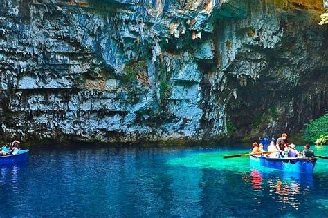 2023 Kefalonia Highlights- Bus & Cruise, Assos & Lunch in Fiscardo