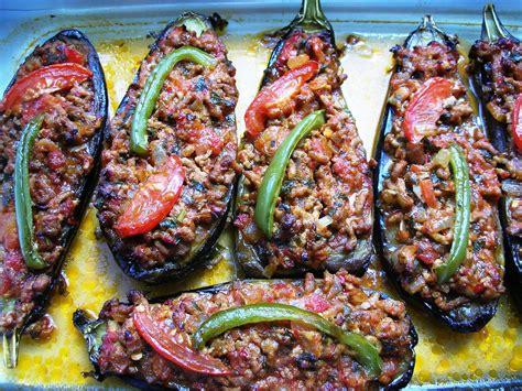 Karniyarik - Stuffed Eggplants (Aubergines) with ground lamb, tomatoes ...