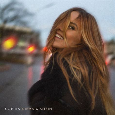 NIEMALS ALLEIN - SOPHIA (Album) | RTL+