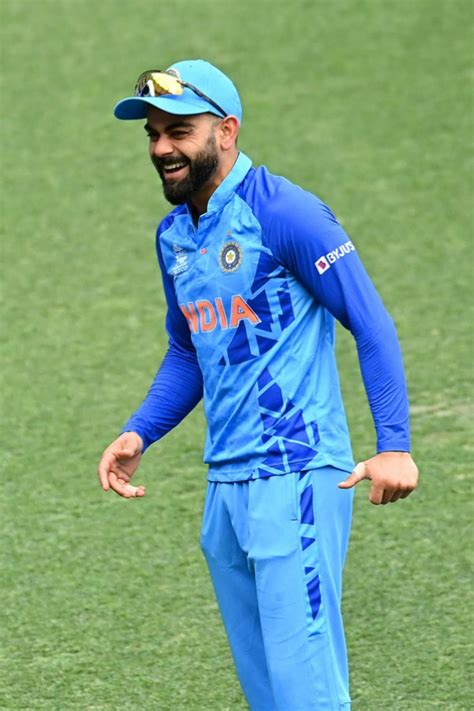 Kohli: Get Latest Buzz, Updates, Gossip, Photos & Videos