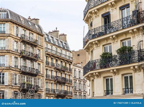 Architecture of Paris France. Facades of a Traditional Apartment ...