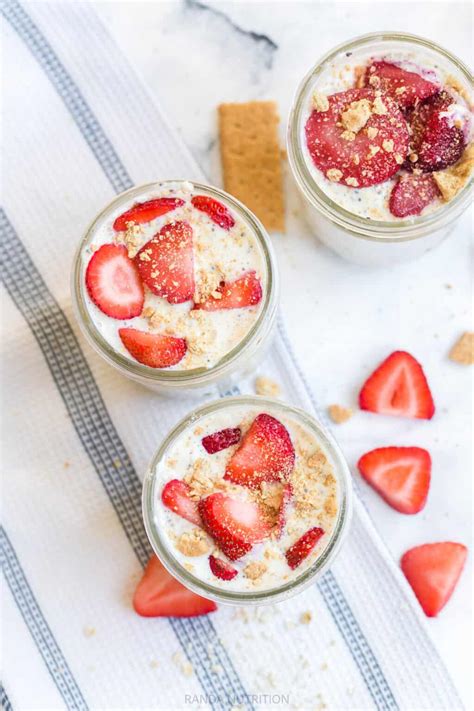 Strawberry Cheesecake Overnight Oats (High Protein Recipe) | Randa ...