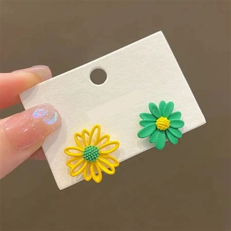 Dreamy Daisy Green Yellow Flower Earrings | Salty – Salty Accessories