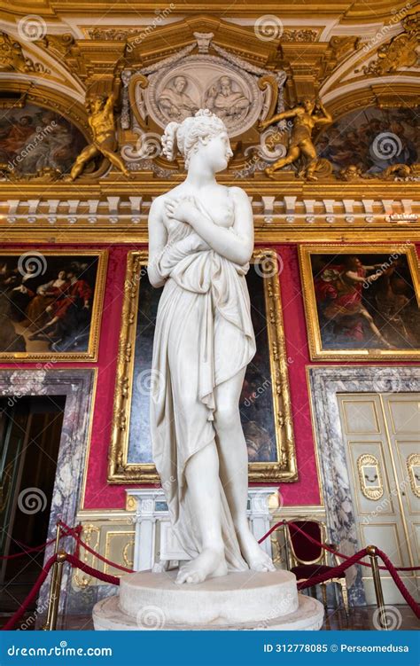 Venus Statue by Scultor Antonio Canova. White Marble, Classic Female Beauty Editorial Image ...