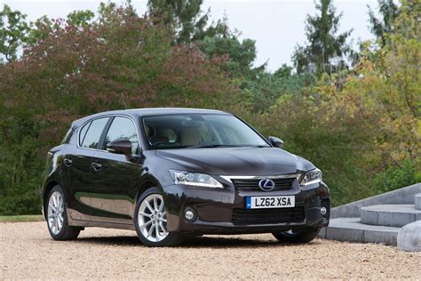 2013 Lexus CT 200h Advance - The better choice!