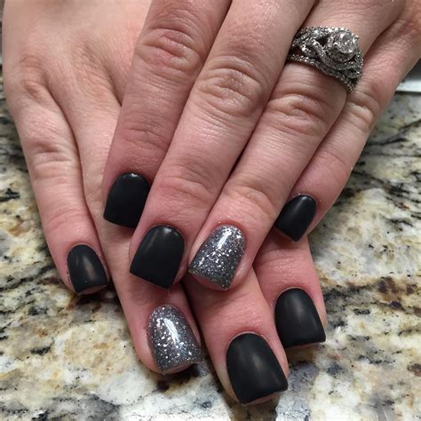 UPDATED: 50 Elegant Black and Silver Nails (July 2020)