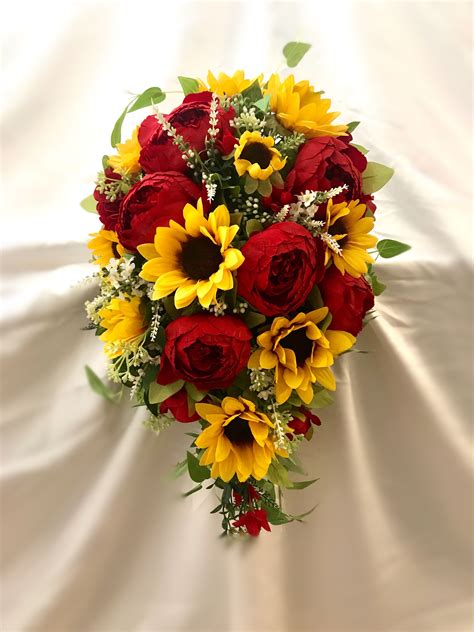 Bridal Sun flower & Red Roses Cascading Bouquet | Wedding flowers red ...