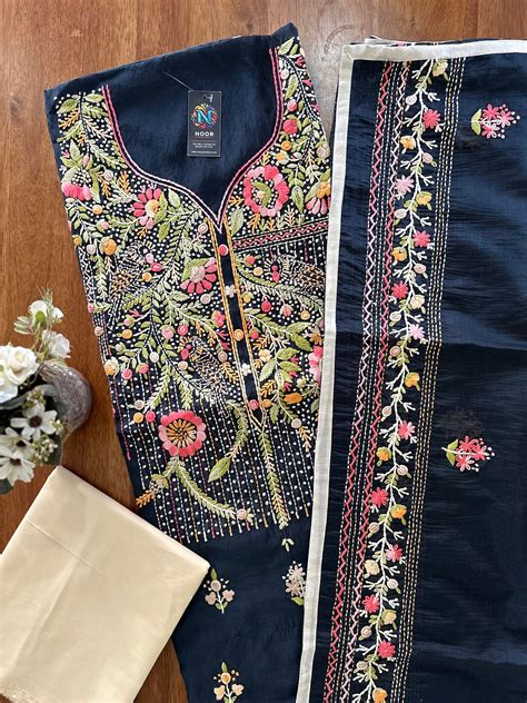 Handcrafted Suit dupattas – Noor Phulkari