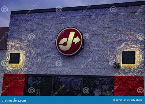 Jiffy Lube Oil Change Retail Store Logo And Sign Editorial Photo ...