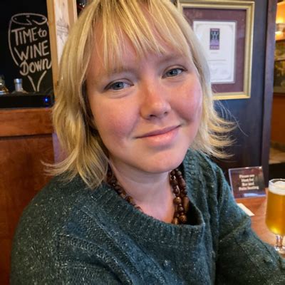 April Wright (@AprilWright@ecoevo.social) - ecoevo.social