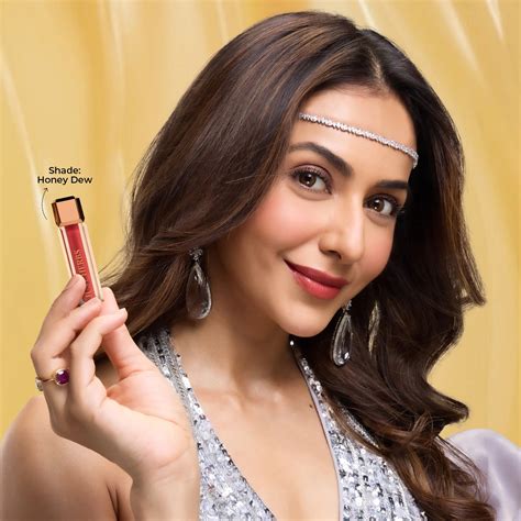 Just Herbs Lip Honey Plumping Gloss with Plant Vitamin C and Peppermint Oil