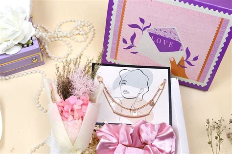 Between Boxes - Gifts - Golf Course Road, Gurgaon - Weddingwire.in