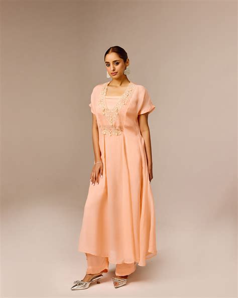 Buy All Blushed Up- kurta set Online in India – Ambraee