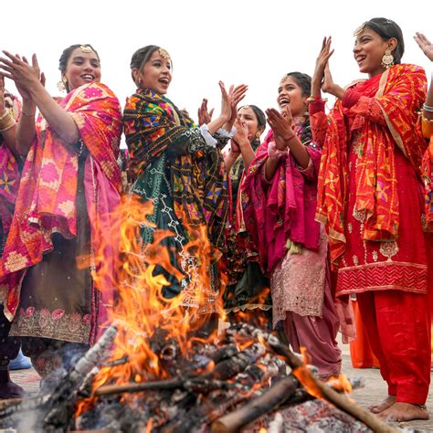 Lohri 2026: 50+ wishes, messages and quotes to share with family and ...