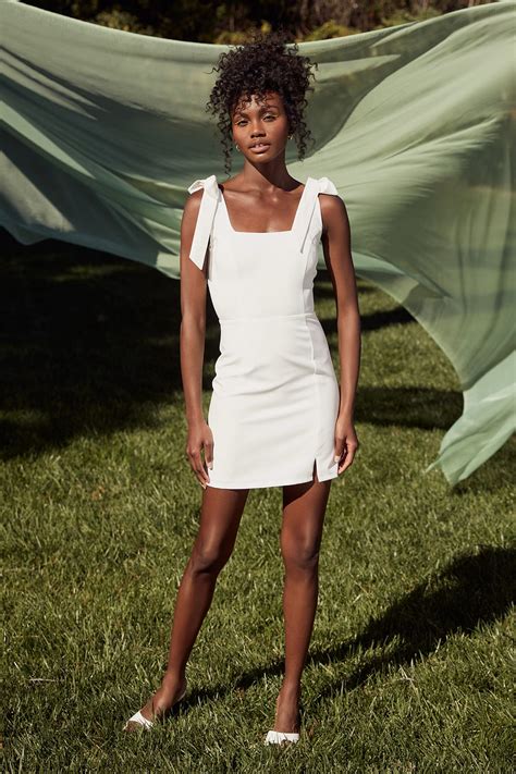 Your Guide to Shoes To Wear With A White Dress - Lulus.com Fashion Blog