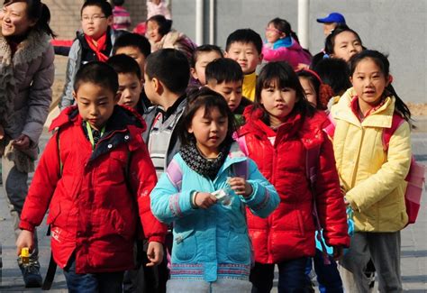 中国约有1万8千名学生选择在家“上学”或读私塾 — 普通话主页