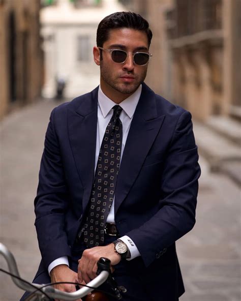 Navy Blue Business Suit 的图像结果